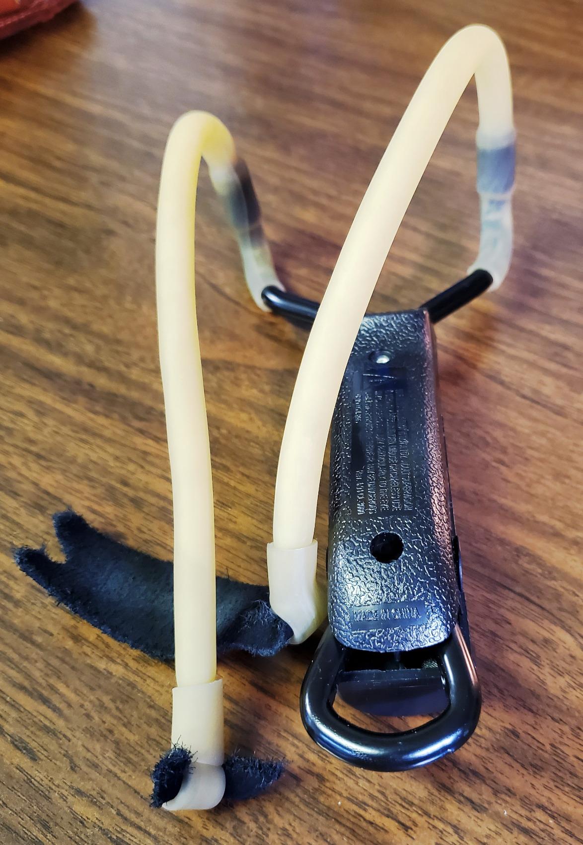 Marksman Classic II Slingshot Black/Yellow, Small customer photo 2