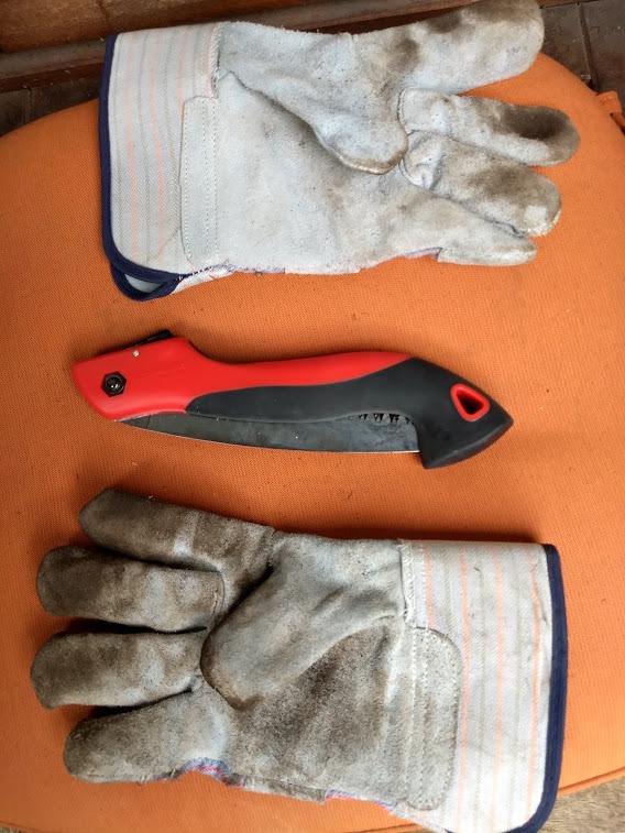 Corona RS 7245 Razor Tooth Folding Saw, 7-Inch Curved Blade, Steel customer photo 1