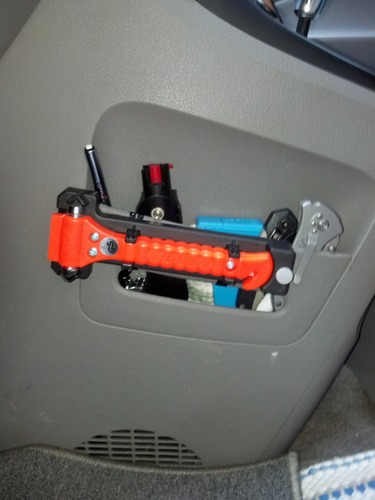 Lifehammer Brand Car Safety Hammer, the Original Emergency Escape and Rescue Tool with Seatbelt Cutter, Made in the Netherlands, Orange (2-Pack) customer photo 2