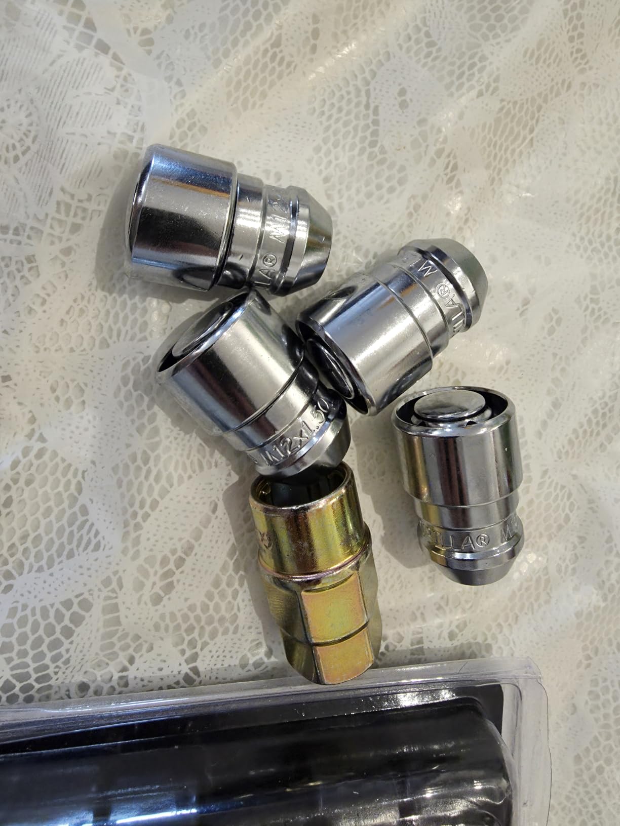 Gorilla Guard Lock Set Acorn Bulge 3/4&13/16 DualHex 1/2-20 Chrome 4qty 61681 customer photo 2