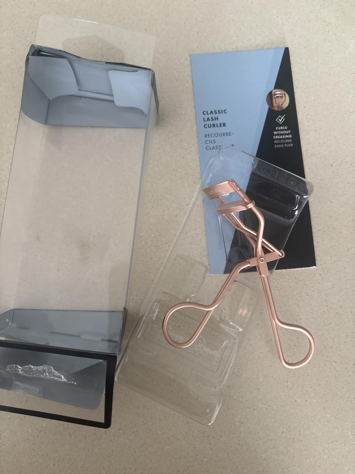 Tweezerman Classic Eyelash Curler for All Eye Shapes with Refill Pads customer photo 2