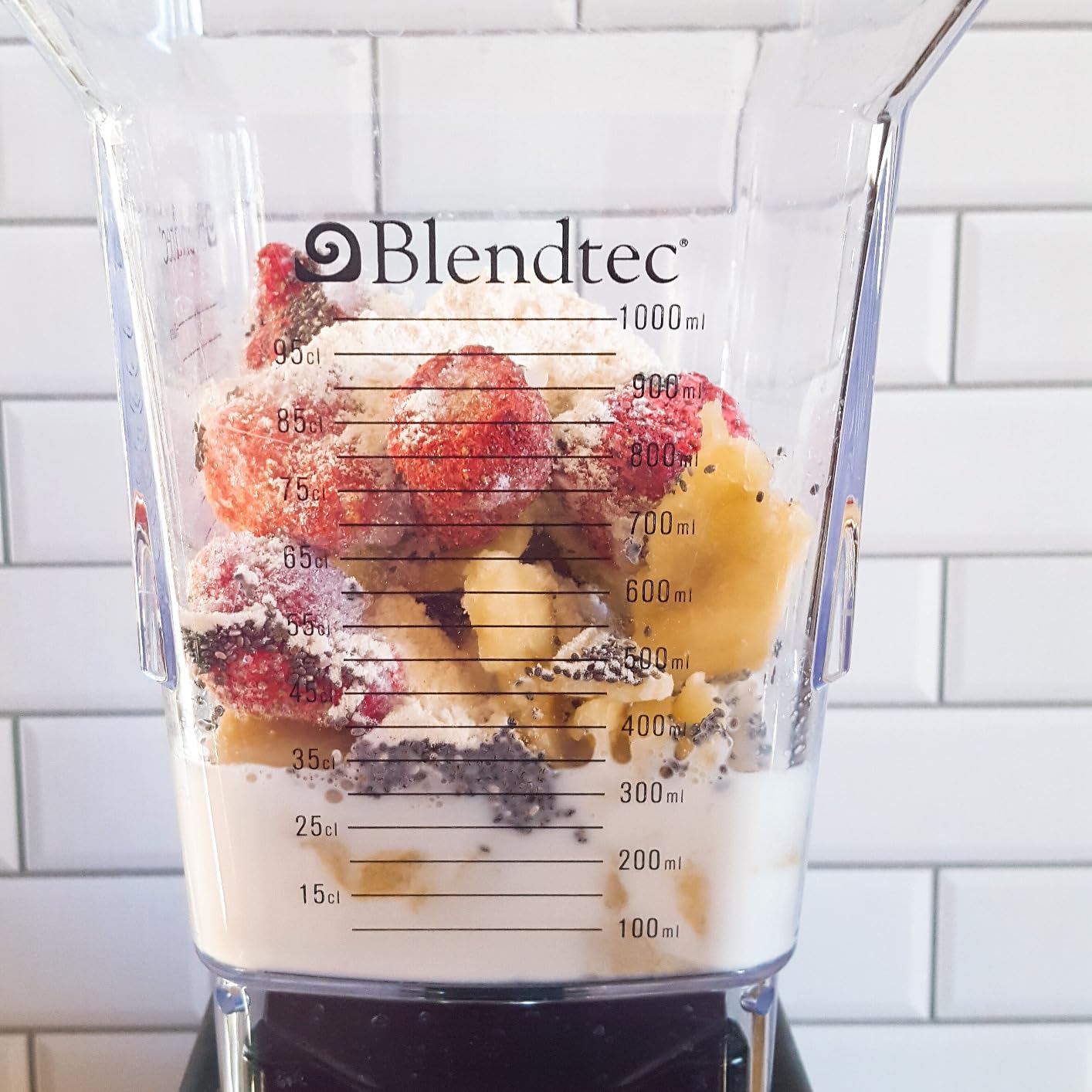 Blendtec Total Blender Classic (Black) & 75oz FourSide Jar customer photo 1