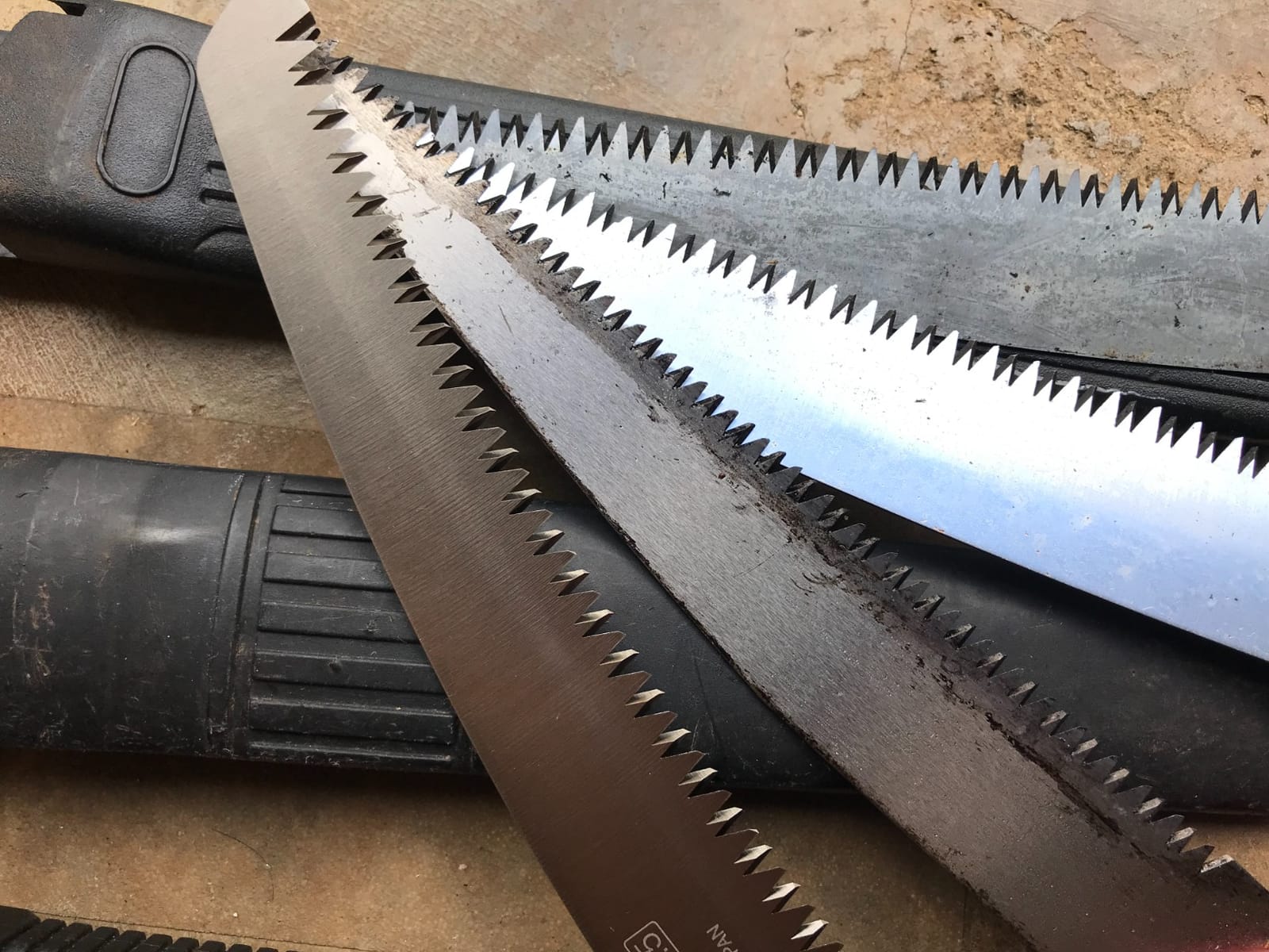 Silky ZUBAT Professional Curved Hand Saw 270mm Large Teeth (270-27) customer photo 1