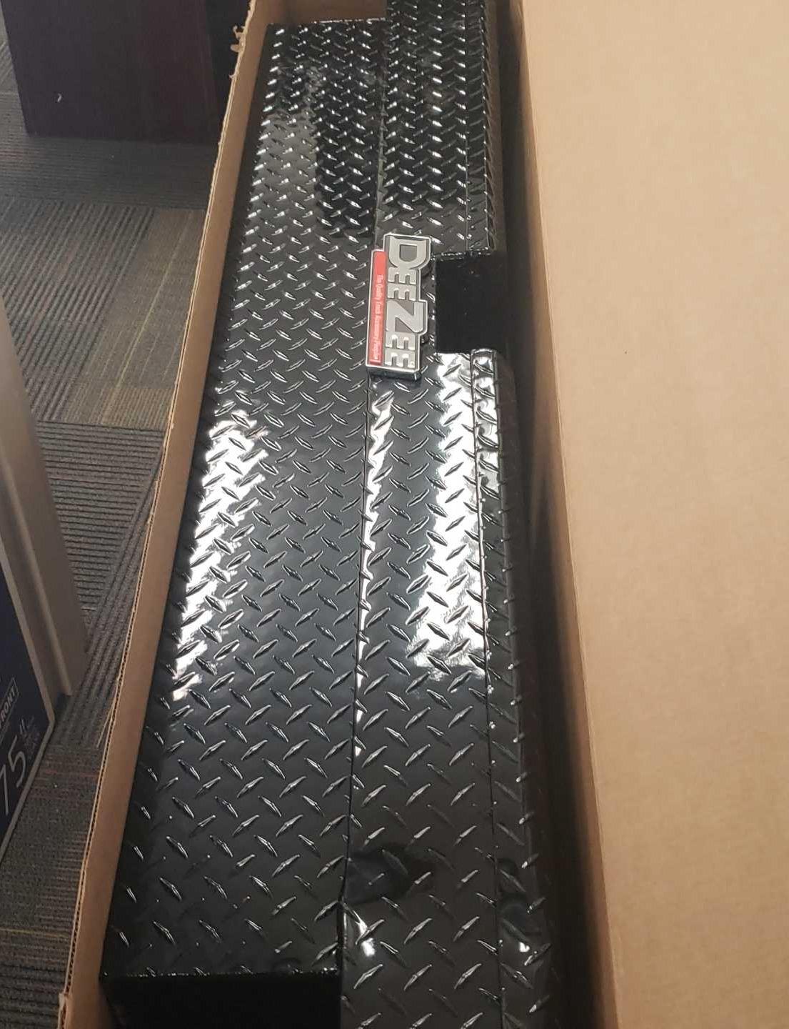 Dee Zee DZ8370B Red Label Gull Wing Tool Box customer photo 2