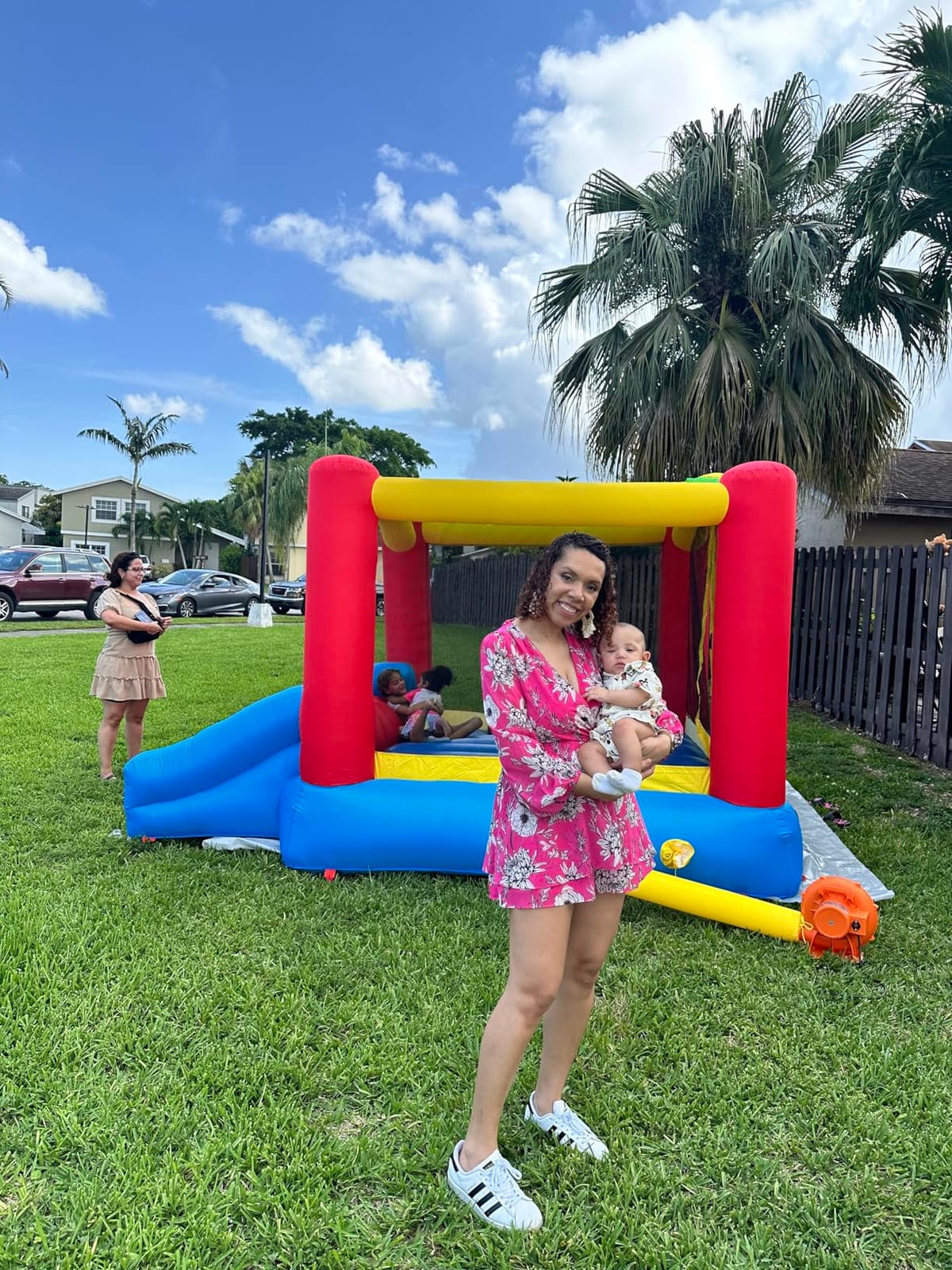 Little Tikes Jump 'n Slide Inflatable Bouncer Includes Heavy Duty Blower With GFCI, Stakes, Repair Patches, And Storage Bag, for Kids Ages 3-8 Years customer photo 1