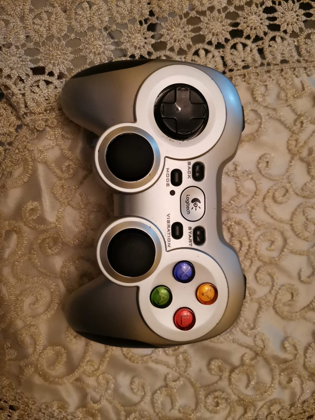 Logitech G F710 Wireless Gamepad with USB Nano Receiver - Grey/Black customer photo 1