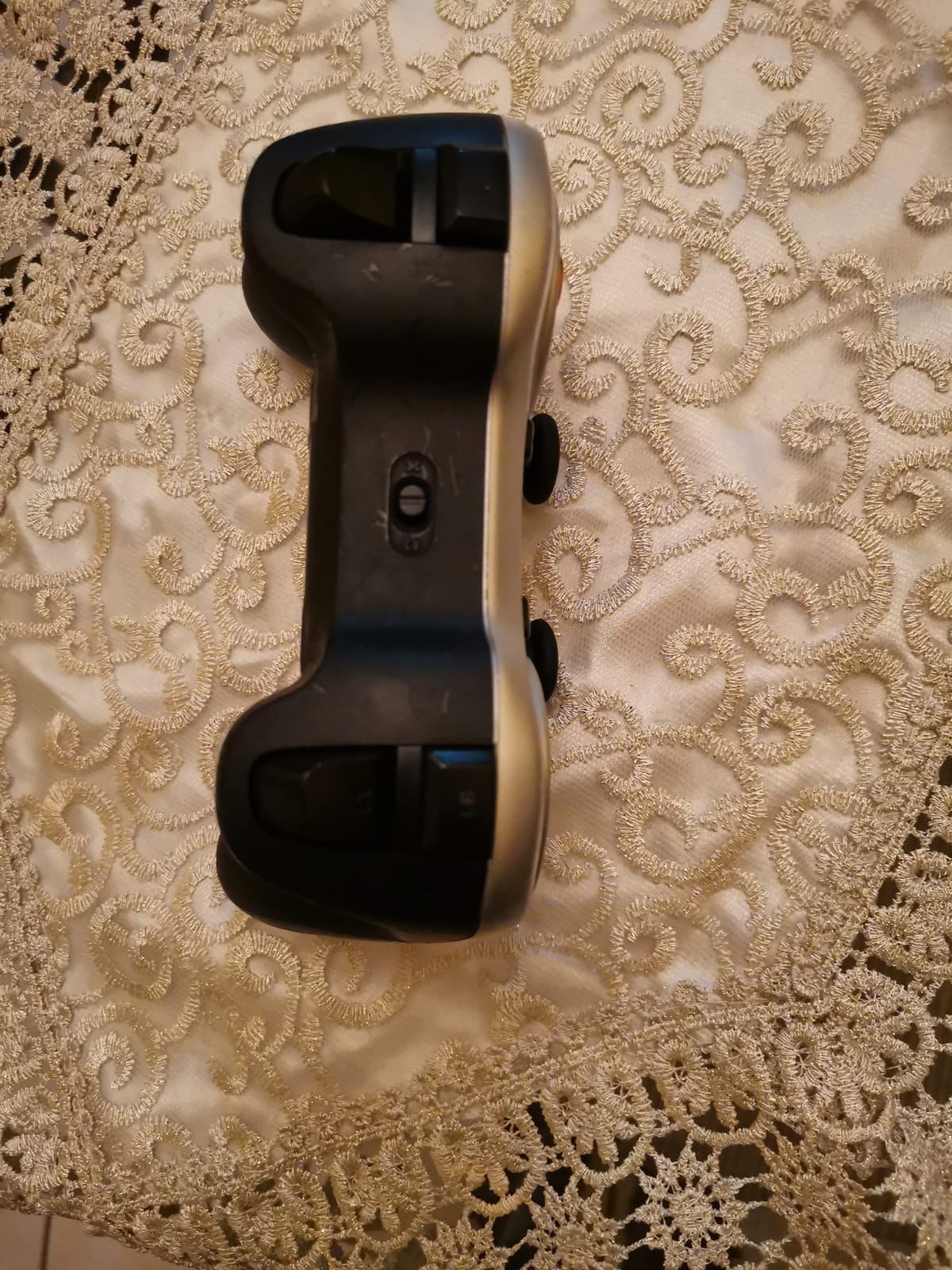 Logitech G F710 Wireless Gamepad with USB Nano Receiver - Grey/Black customer photo 2
