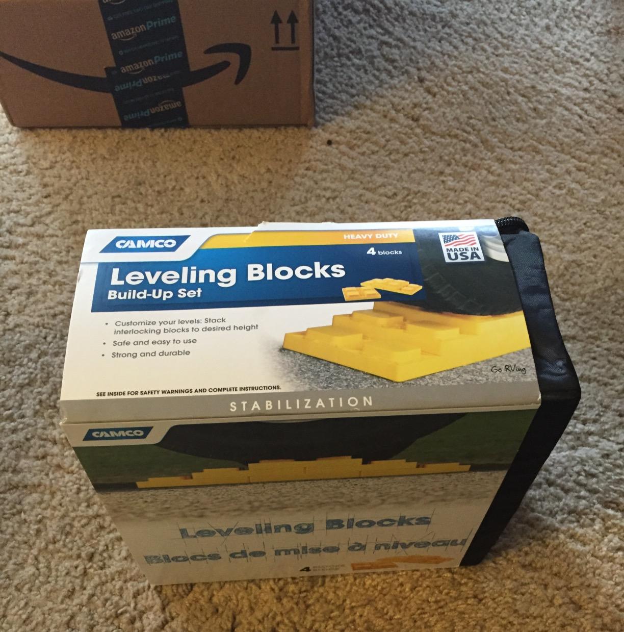 Camco Camper/RV Leveling Blocks - Features Stackable Interlocking Design & Includes Zippered Bag for RV Storage - Compatible w/Single Wheels, Dual Wheels, Tandem Axles & More - 4-Pack (44501) customer photo 1