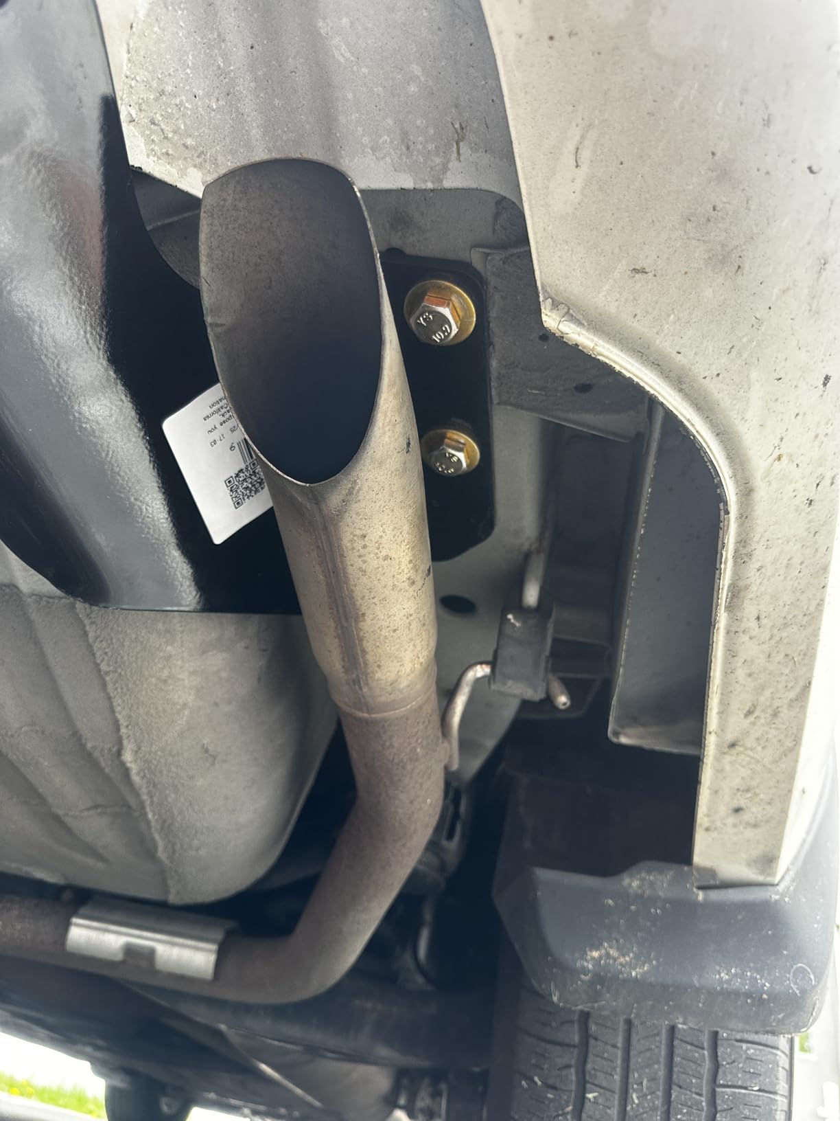 CURT 13068 Class 3 Trailer Hitch, 2