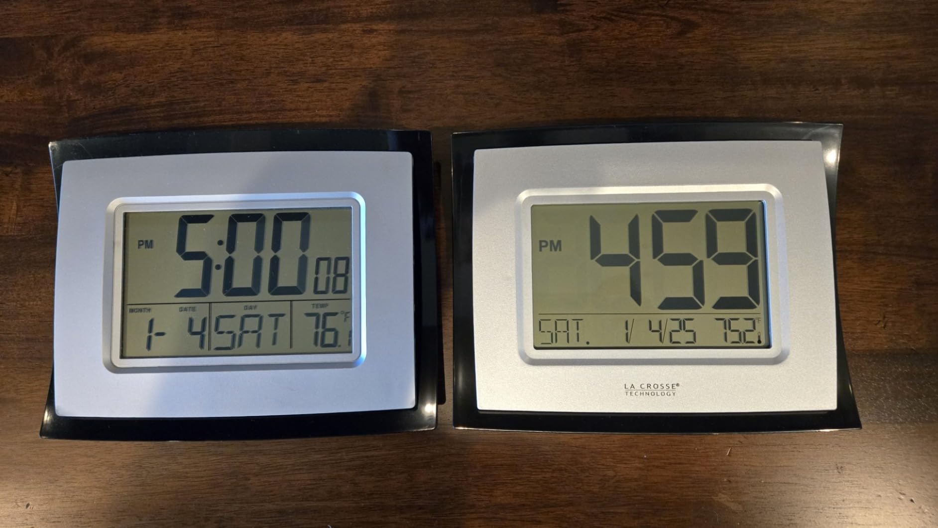 La Crosse Technology Wall/Table Clock, 6.85-inch H x 8.66-inch W x 0.95-inch D (WT-8002U) (WT-8002U-INT) customer photo 1