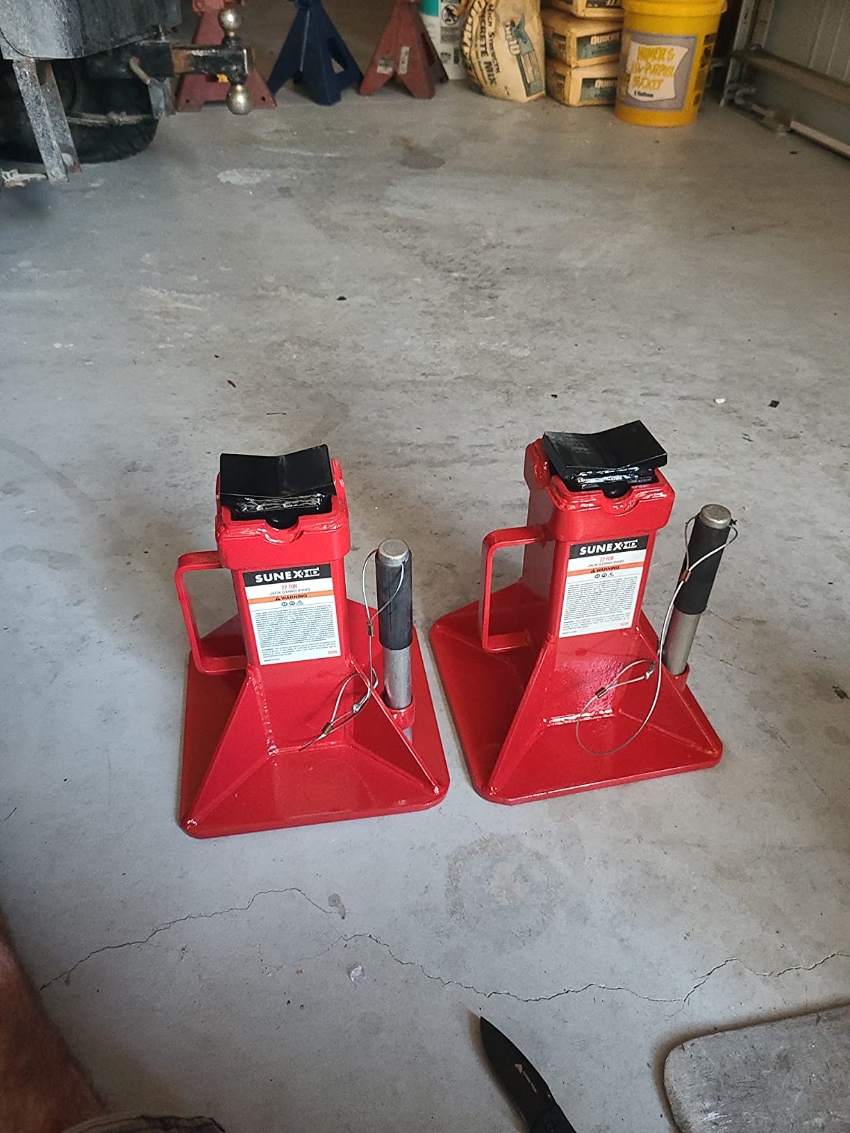 SUNEX TOOLS 1522A 22-Ton Jack Stands, Pair customer photo 2