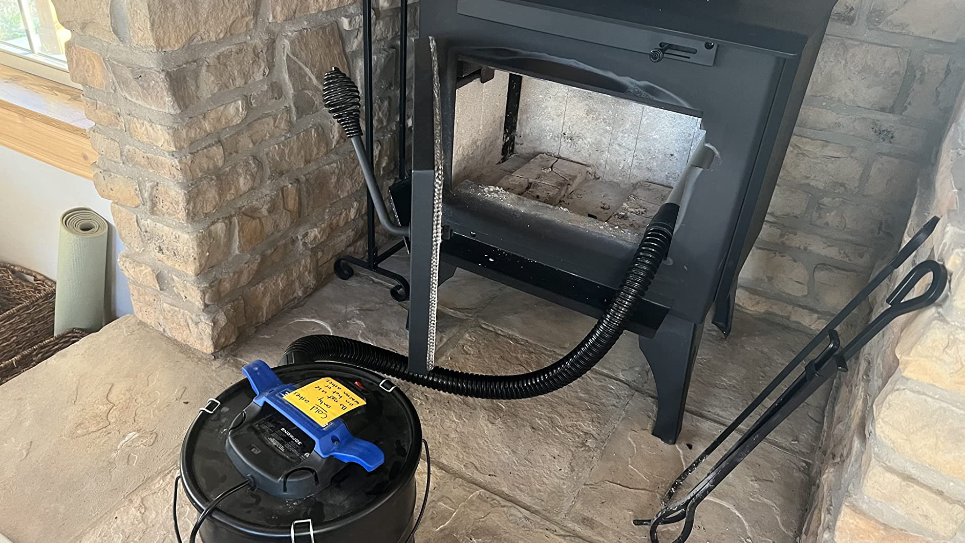 Snow Joe ASHJ201 4.8-Gallon 4-Amp Ash Vacuum w/Metal Storage Tank, Hose, Filters, Cord Organizer customer photo 2
