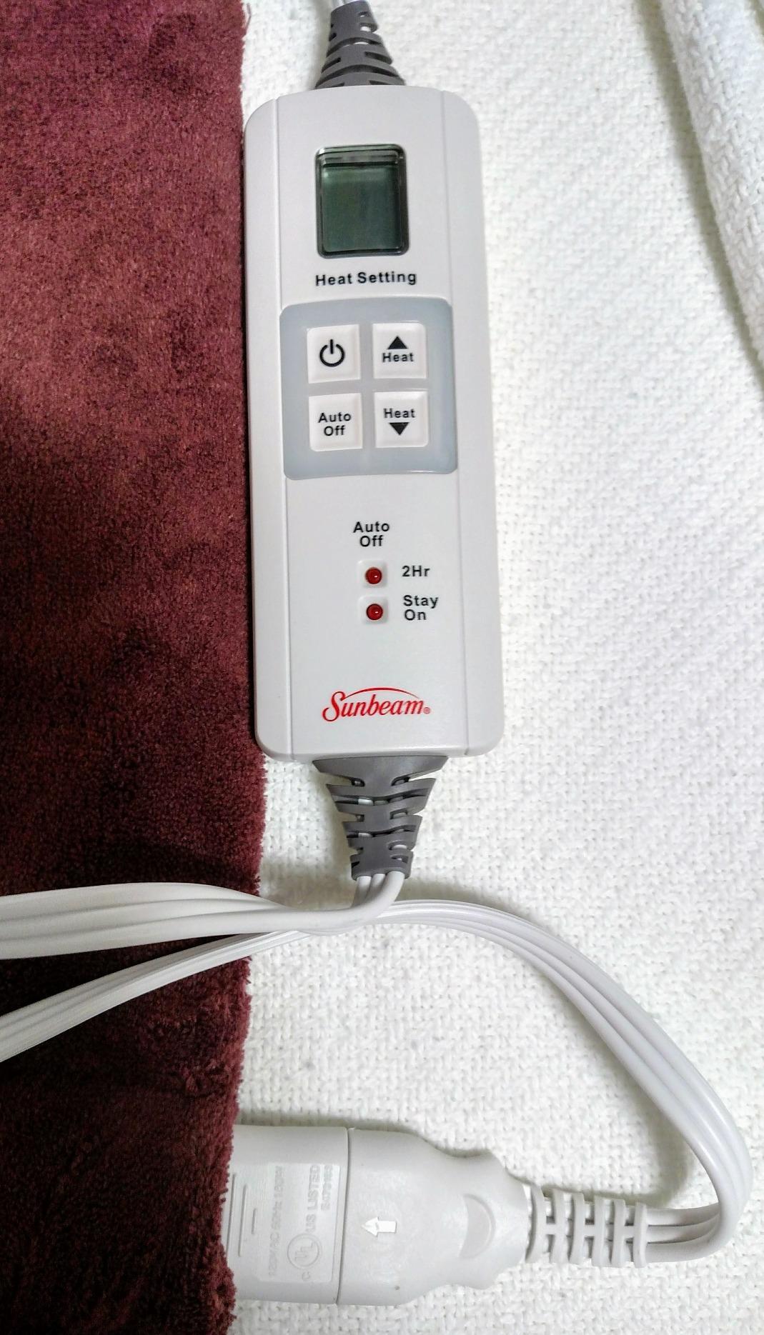 Sunbeam XL Back Neck and Shoulder Heat Therapy 12 x 24 with Auto Shut Off 6 Settings Machine-Washable Comfortable Microplush Fabric - Burgundy customer photo 2