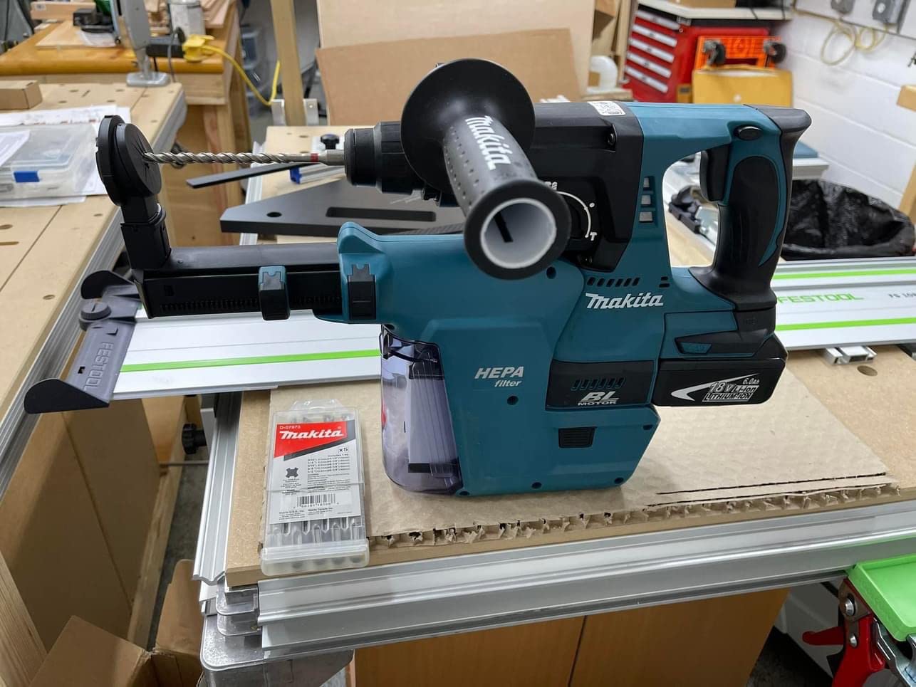 Makita XRH01Z 18V LXT Lithium-Ion Brushless Cordless 1-Inch Rotary Hammer Accepts SDS-PLUS Bits customer photo 1