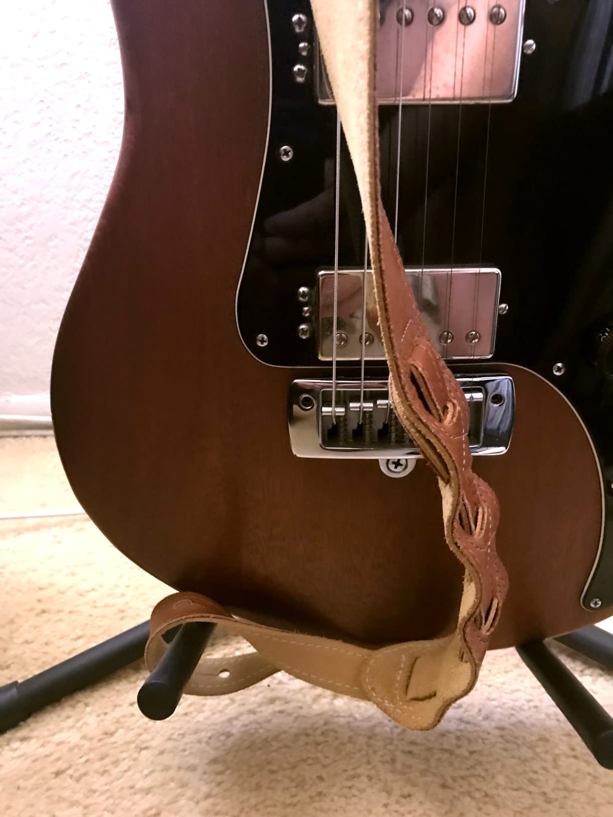 Perri’s Leathers LTD. Wide Deluxe Italian Leather Adjustable Guitar-Straps customer photo 2