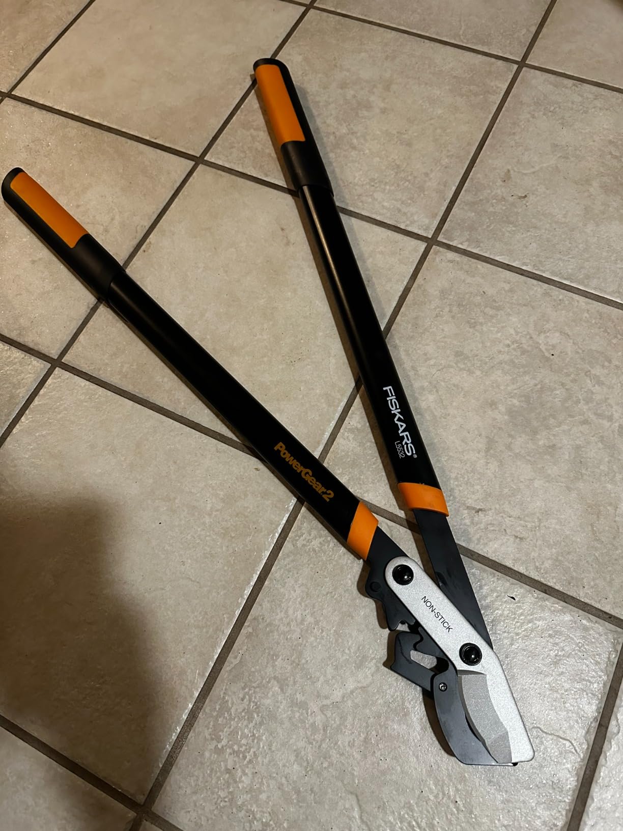 Fiskars 32” PowerGear2 Garden Bypass Loppers, 2