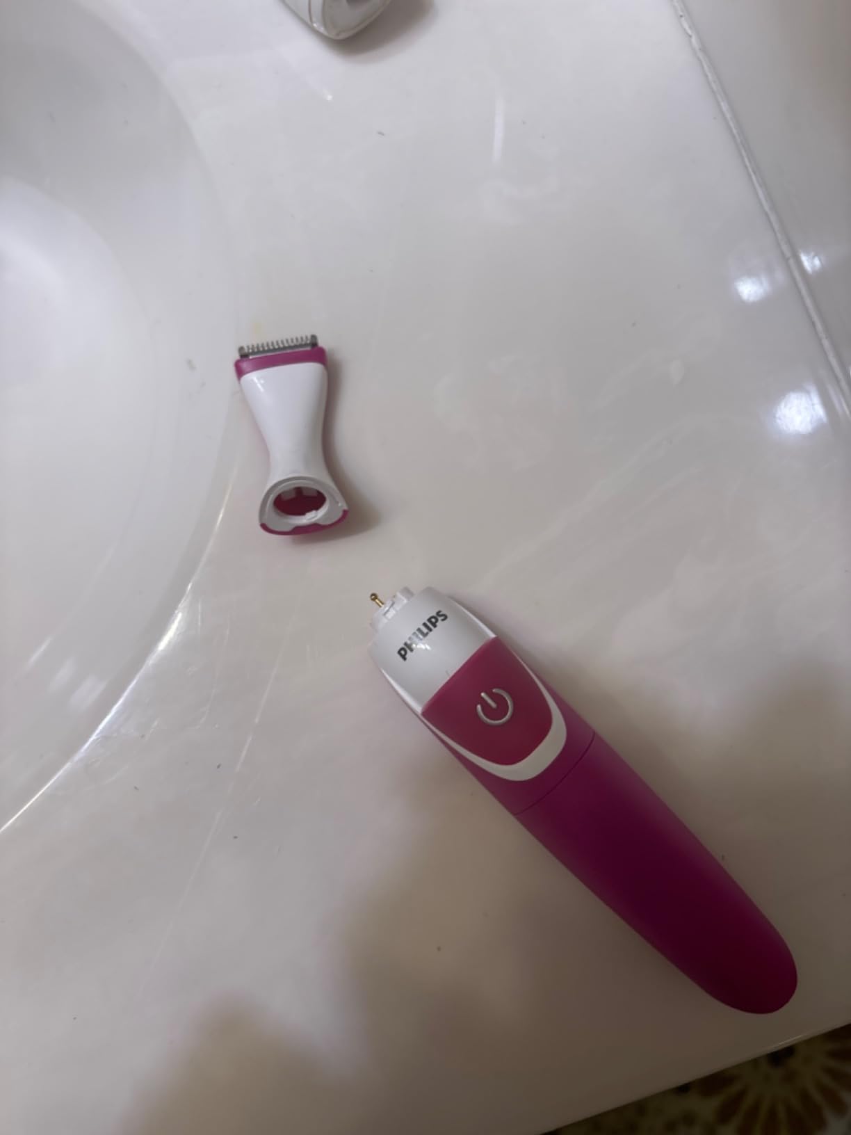 PHILIPS BIKINIGENIE CORDLESS WOMEN'S BIKINI LINE TRIMMER, BRT381/15 customer photo 1