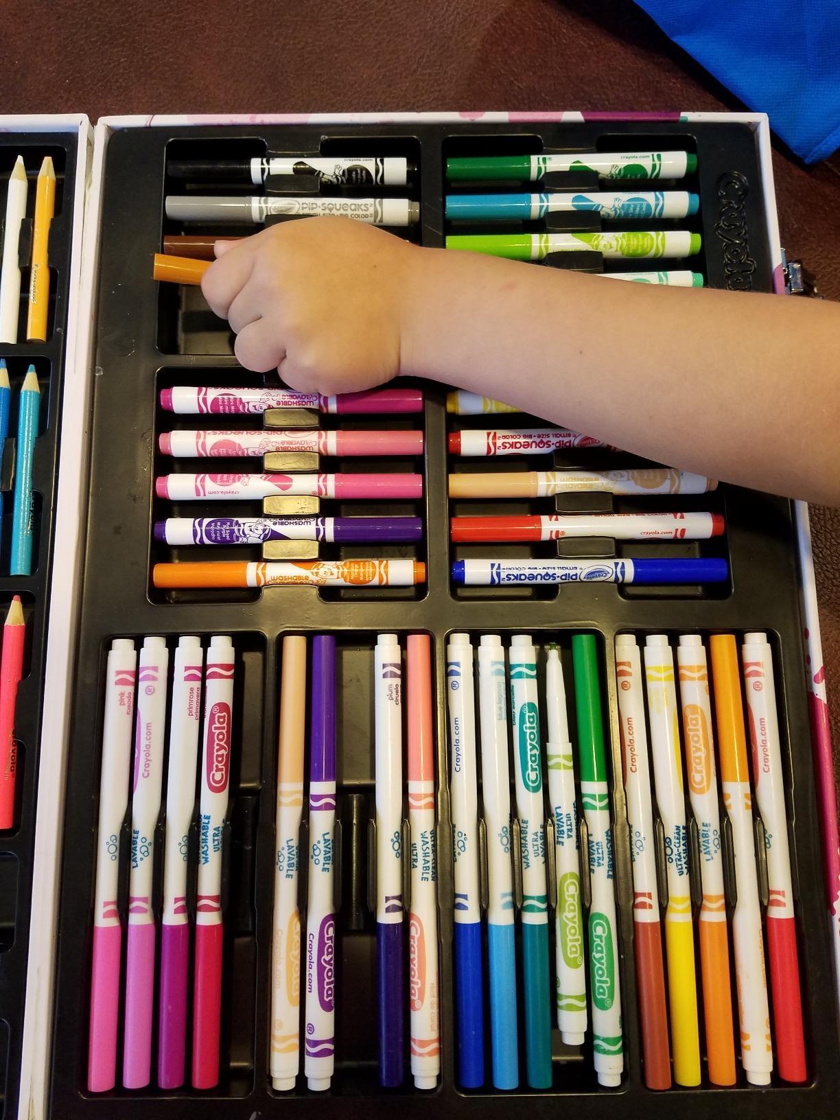 Crayola Inspiration Art Case Coloring Set - Tie-Dye (140ct), Art Supplies Set For Kids, Travel Drawing Kit, Gift for Girls & Boys, Ages 5+ [Amazon Exclusive] customer photo 2