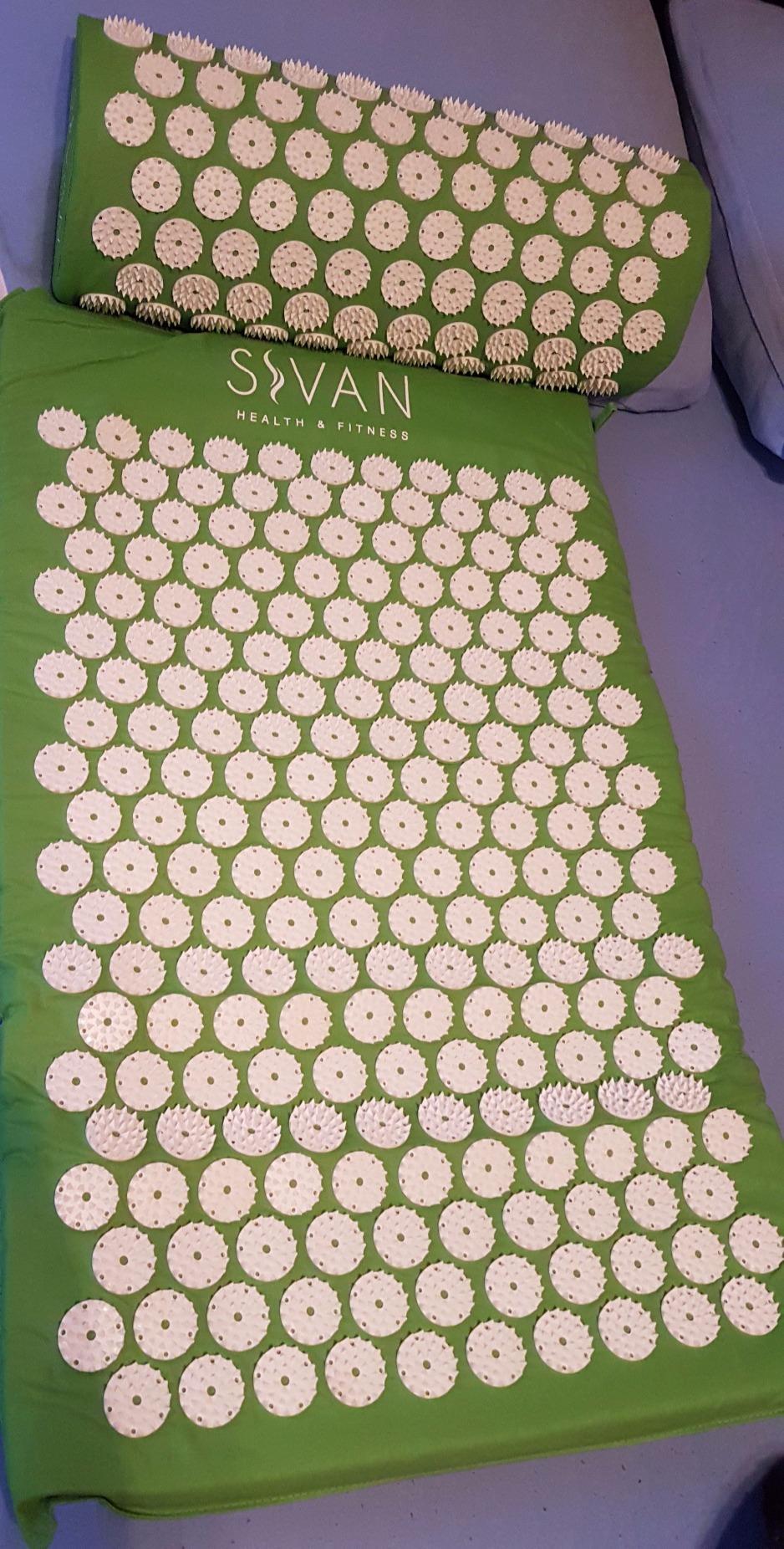 Sivan Acupressure Mat & Pillow Set for Back & Neck (Large, Green/White) customer photo 2