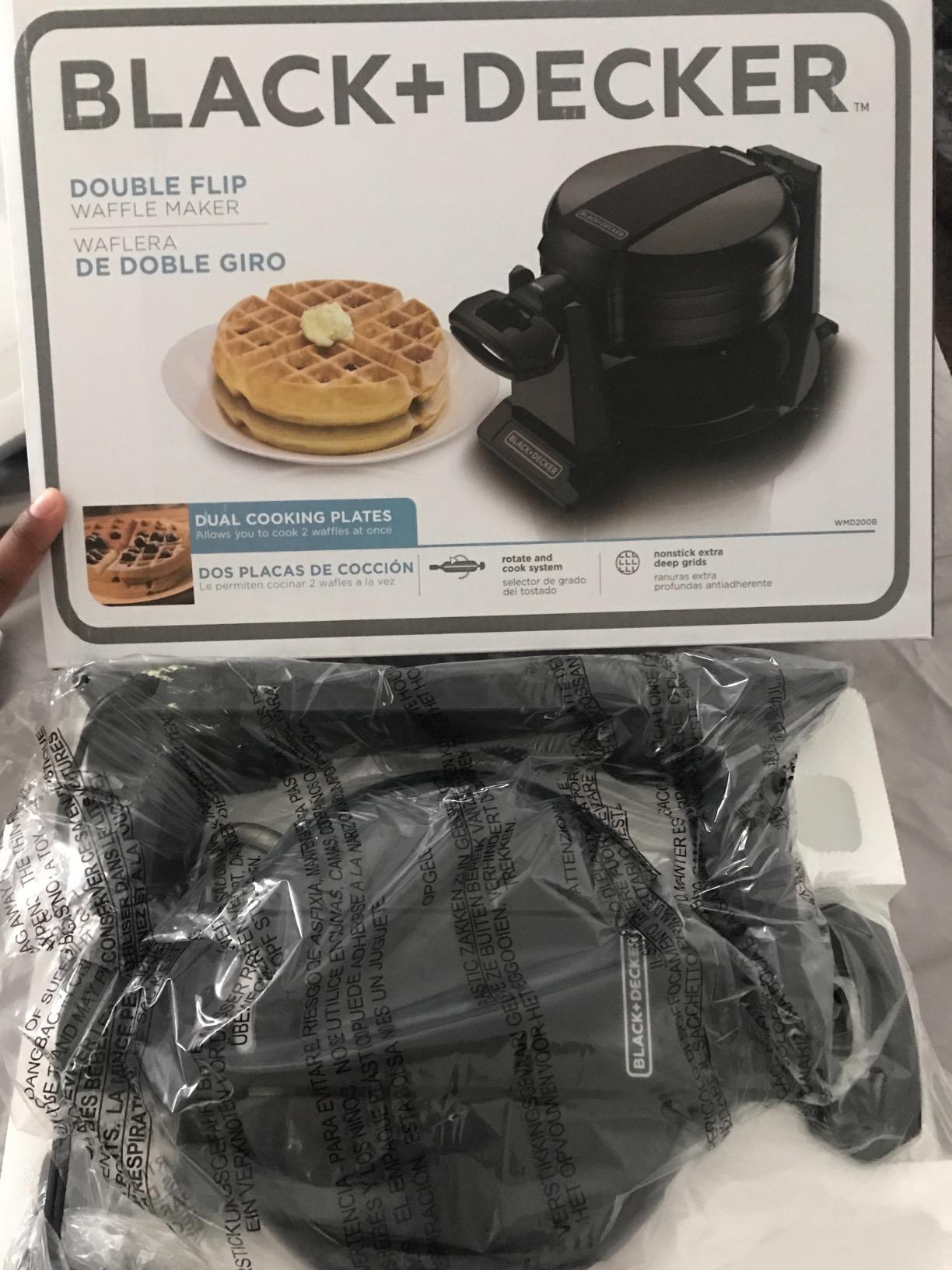 BLACK+DECKER Rotating Belgian Waffle Maker | Rotating waffle maker with deep nonstick plates, indicator lights and drip tray for easy cleanup. customer photo 1