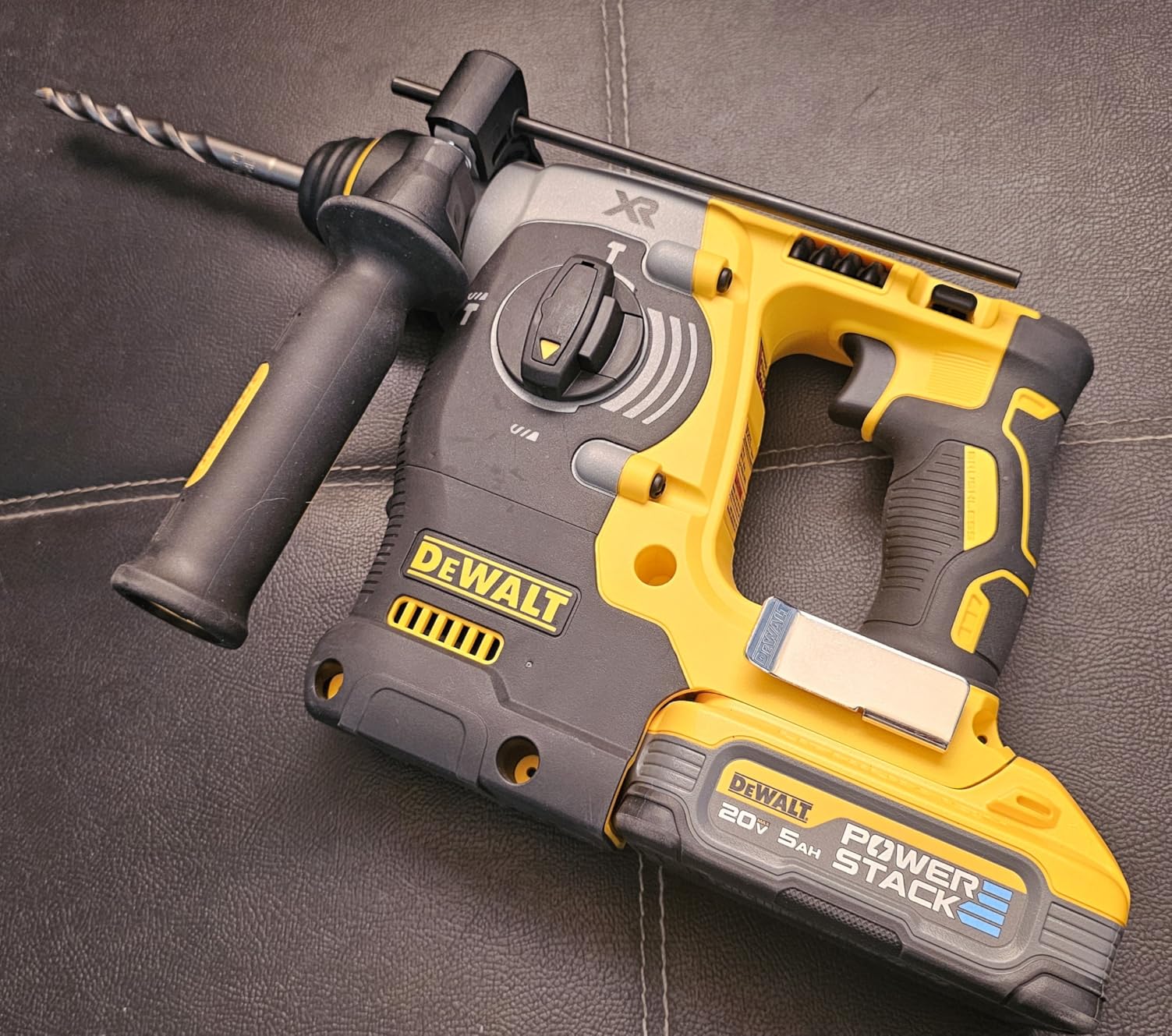 DEWALT 20V MAX SDS Rotary Hammer Drill, Cordless, 3 Application Modes, Bare Tool Only (DCH273B) customer photo 2
