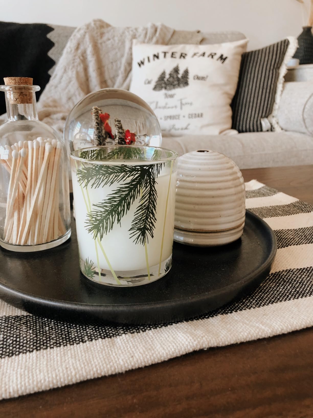 Thymes Frasier Fir Pine Needle Candle – Holiday Candles for Home Scented with Notes of Crisp Siberian Fir, Cedarwood & Sandalwood – Christmas Decor (6.5 oz) customer photo 1