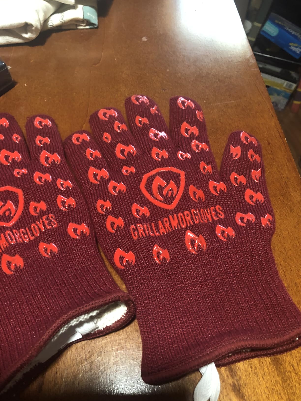 Oven Gloves with Fingers - 932°F Extreme Heat Proof and Cut Resistant Mitts for Kitchen, BBQ, Grill, Baking, Fire Pit - EN407 Certified with Non-Slip Silicone Grip and Cotton Lined for Comfort customer photo 1