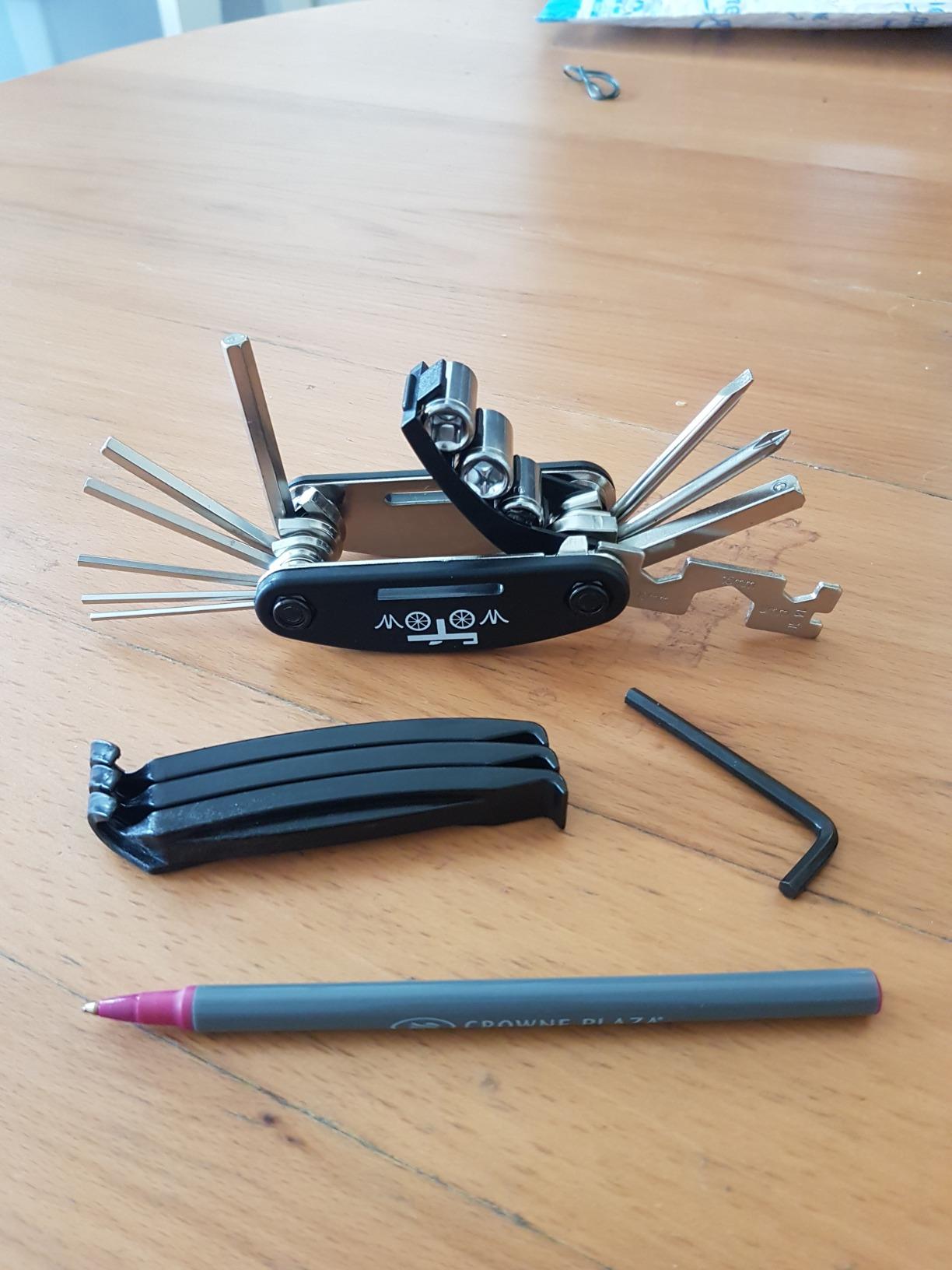 WOTOW 16-in-1 Bike Repair Tool Kit with Tire Levers and Hex Wrenches customer photo 2