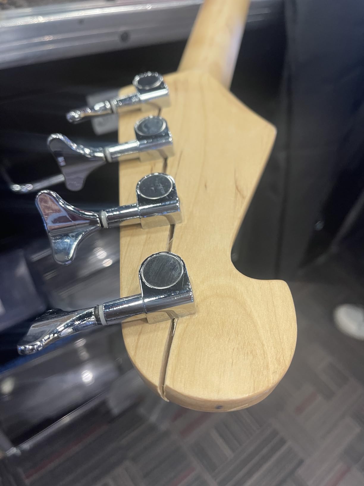 Stedman Beginner Series Bass Guitar Bundle with 15-Watt Amp, Gig Bag, Instrument Cable, Strap, Strings, Picks, and Polishing Cloth - Metallic Blue customer photo 1