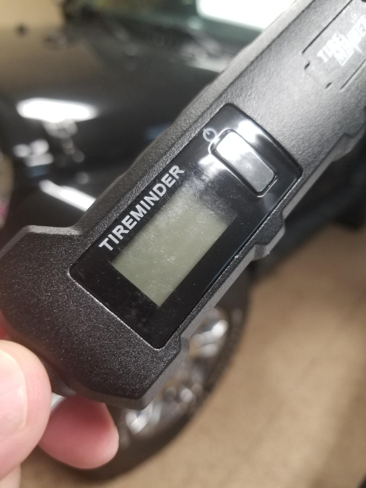 TireMinder High Precision Digital Truck and RV Gauge with Replaceable AAA Batteries and 5 Year Warranty, Black customer photo 2