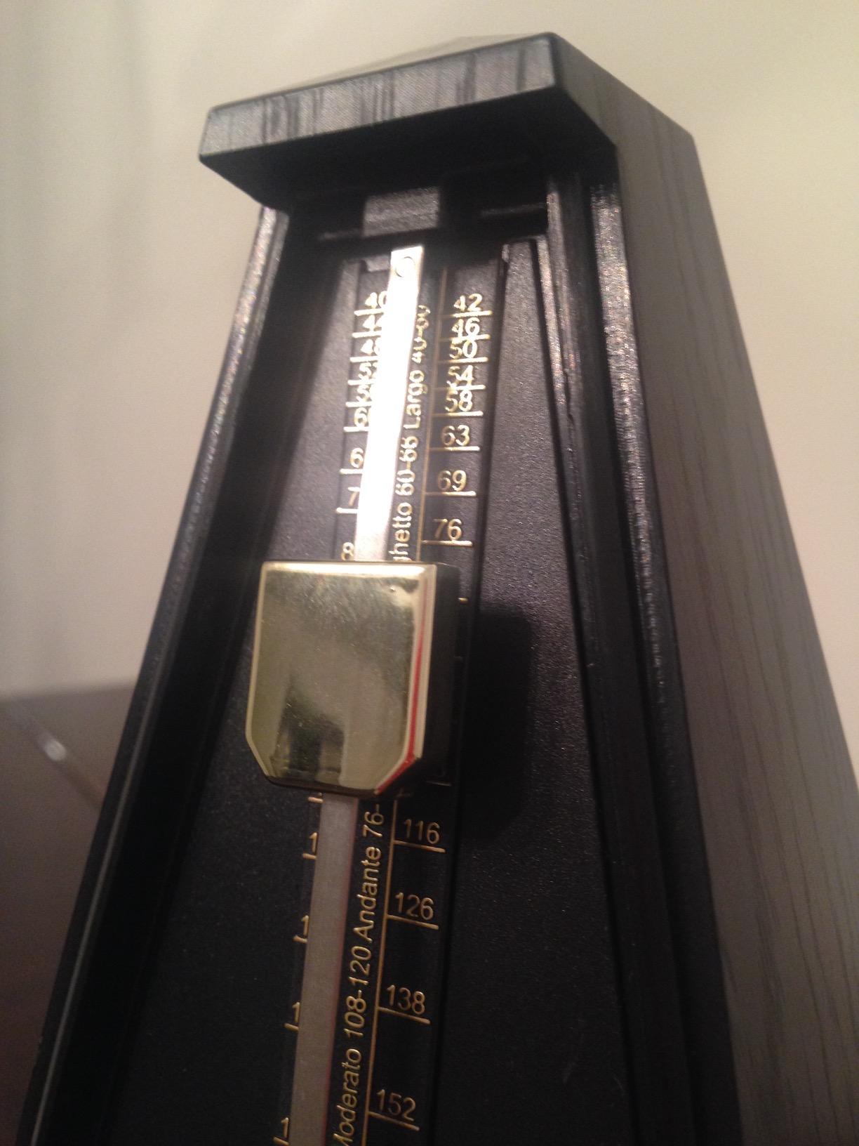 Tempi Metronome for Musicians - Mechanical Metronome for Piano, Metronome for Guitar/Violin or Metronome Music for Adults and Kids (Plastic Brown Grain Veneer) customer photo 2