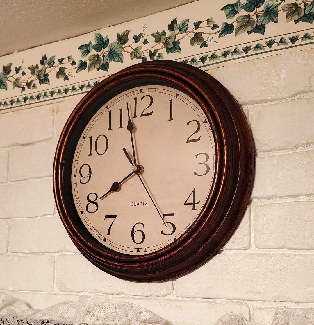 Foxtop 12 Inch Retro Wall Clock Round Silent Battery Operated Clock, Bronze customer photo 1
