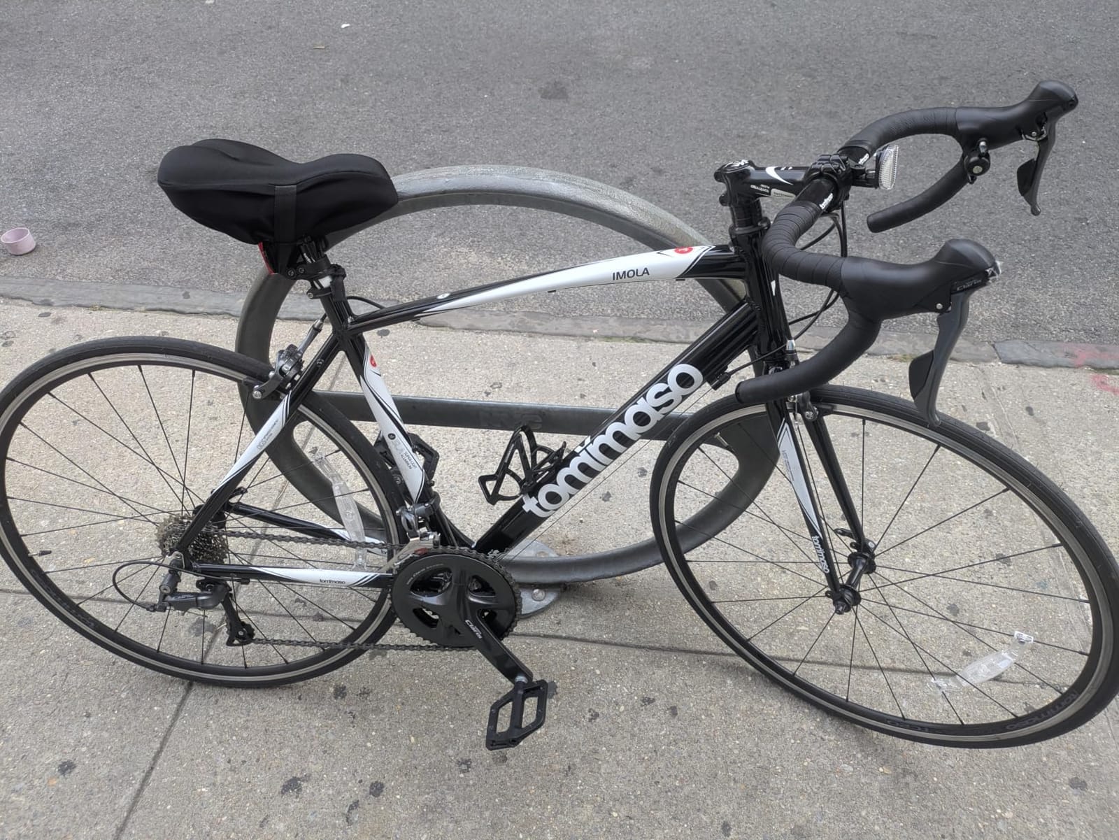Tommaso Imola - Sport Bike Performance Aluminum Road Bike, Shimano Claris 24 Speeds Road Bicycle Men Road Bikes for Mens customer photo 2