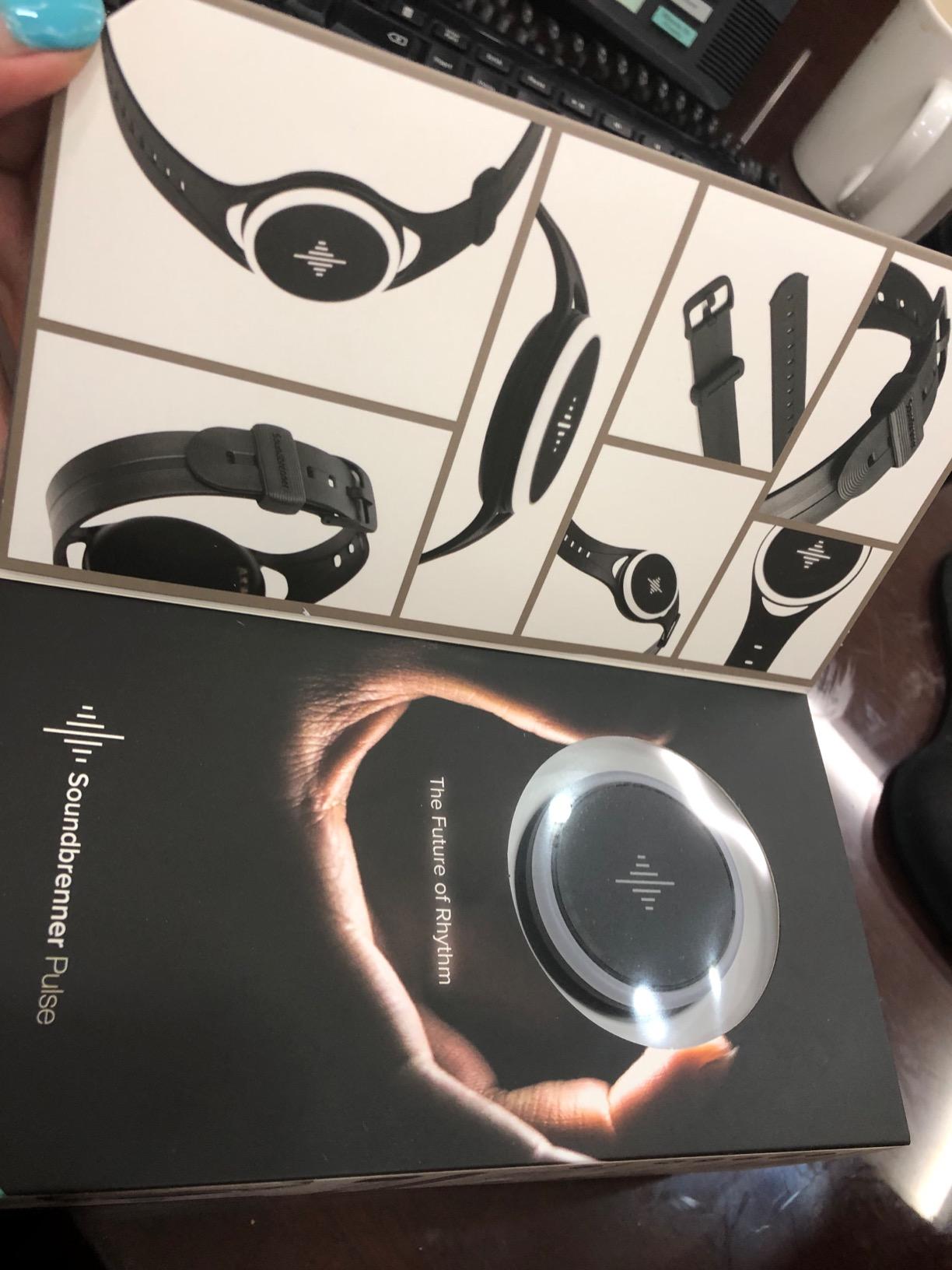 Soundbrenner Pulse, Vibrating Metronome for All Musicians and Instruments, Perfect for Drums, Guitar, Piano and More, Best in Show at NAMM customer photo 1