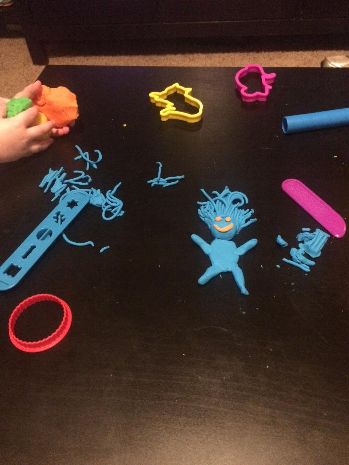 Play-Doh Fun Factory Deluxe Set, 31 Tools & 6 Cans, Back to School Gifts & Prizes, Kids Arts & Crafts, Preschool Toys, Ages 3+ (Amazon Exclusive) customer photo 2