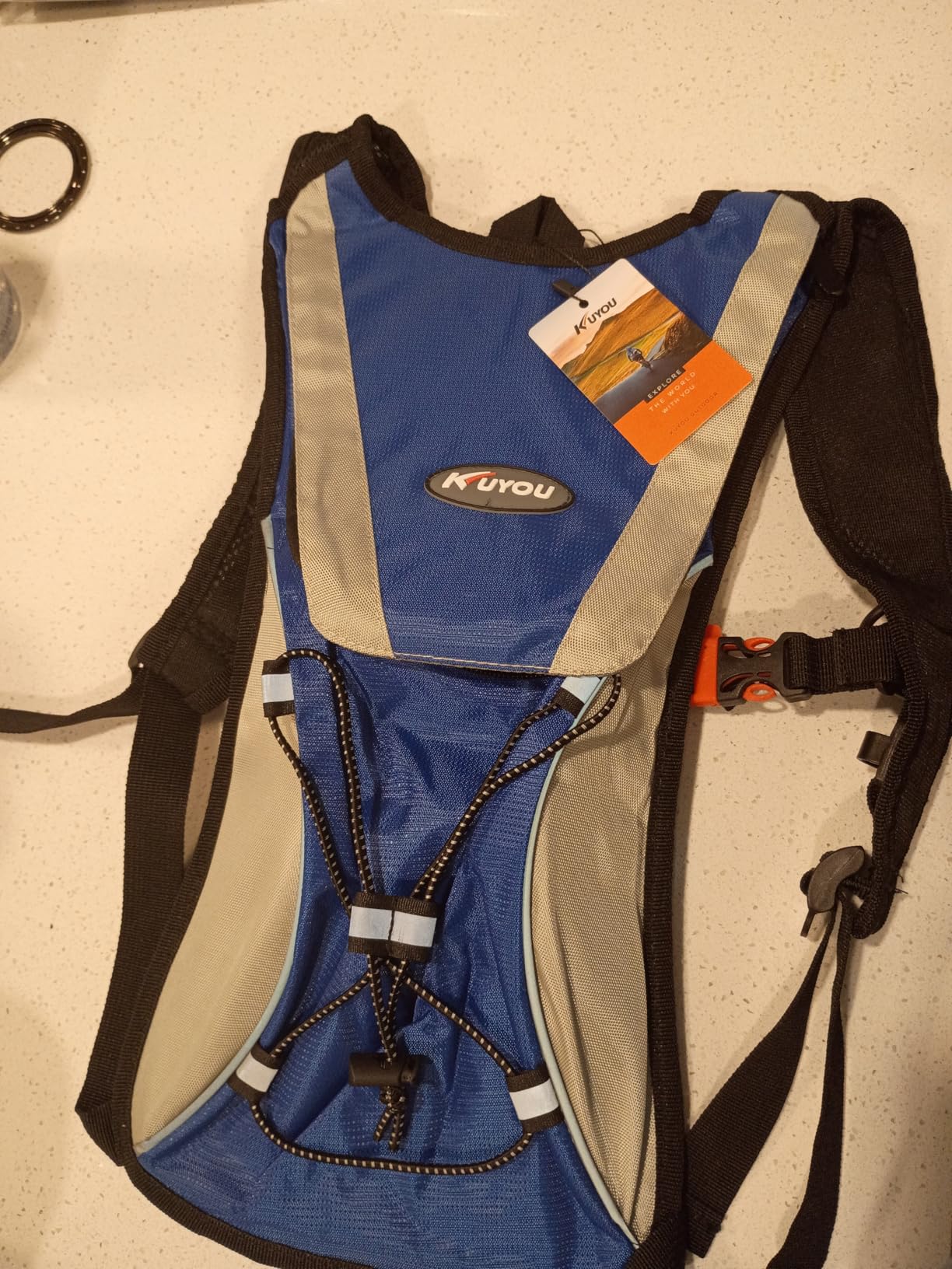 KUYOU Running Hydration Vest - Lightweight Insulated Hydration Backpack with 2L Water Bladder, Adjustable Chest Straps and Reflective Water Backpack for Running Marathon Race Hiking Cycling customer photo 2