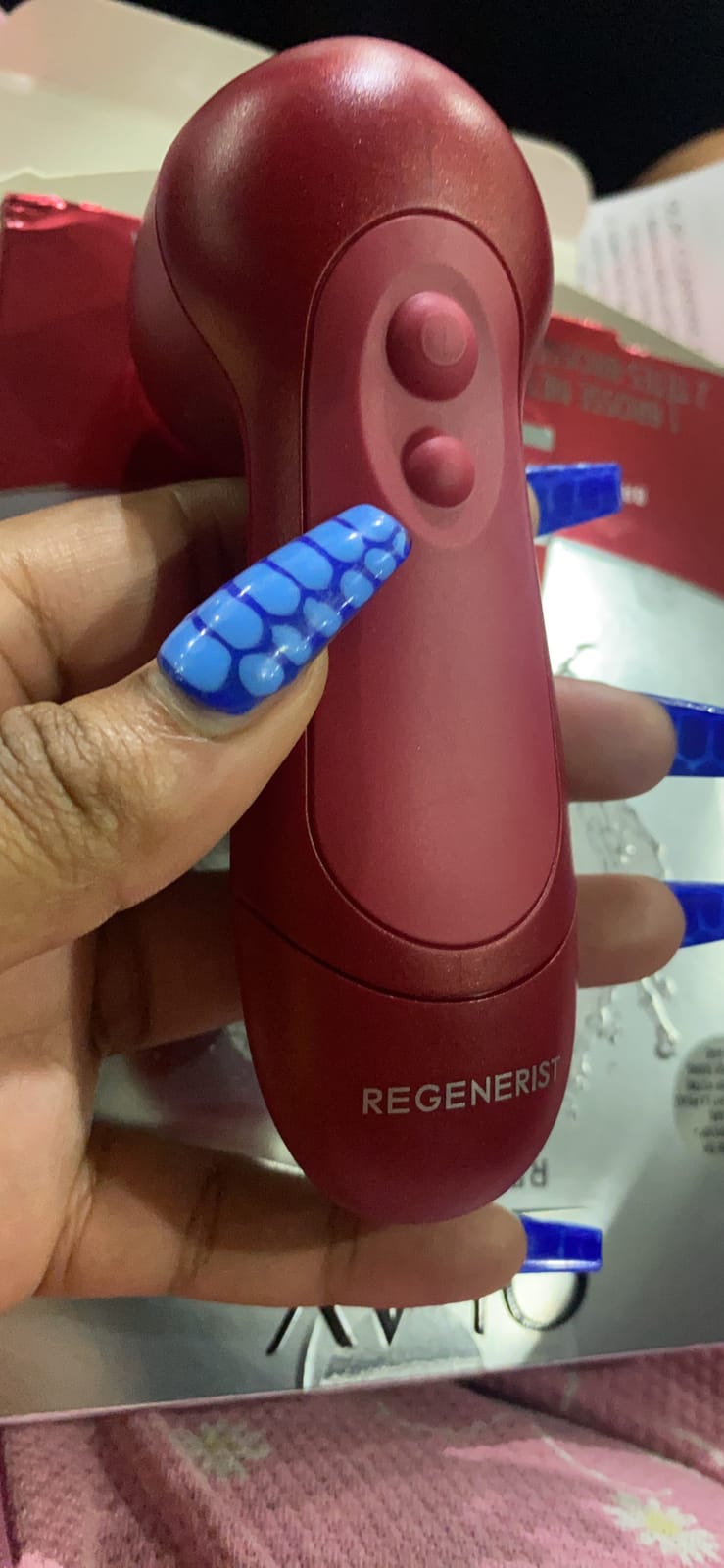 Olay Facial Cleansing Brush Regenerist, Face Exfoliator with 2 Brush Heads customer photo 2