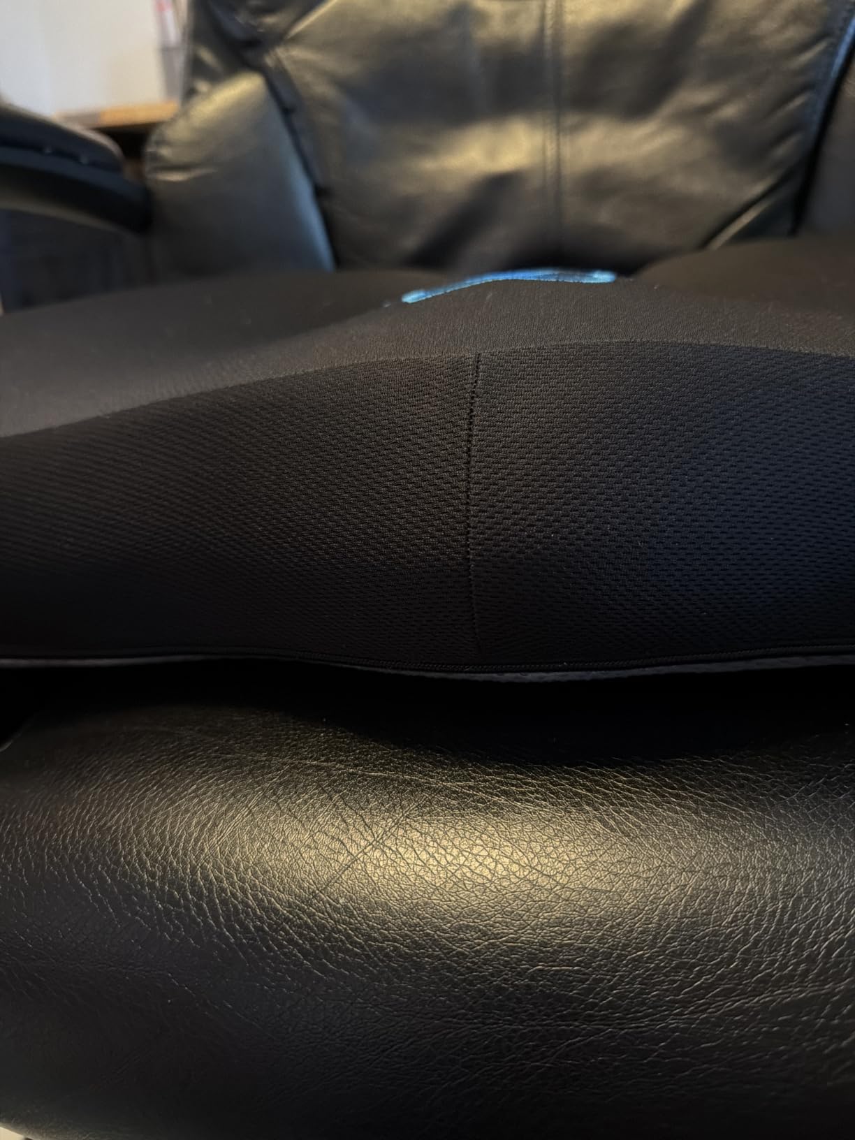 Everlasting Comfort Doctor Recommended Memory Foam Seat Cushion for Office Chairs & Car - Ergonomic Office Desk Accessories - Cushions for Tailbone Pain Relief, Sciatica (Black, Large) customer photo 1