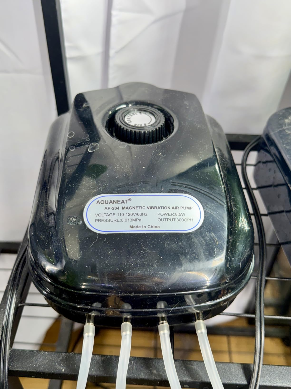 Uniclife Aquarium Air Pump Dual Outlet Fish Tank Aerator with Accessories for 5-200 Gallon Tank customer photo 2