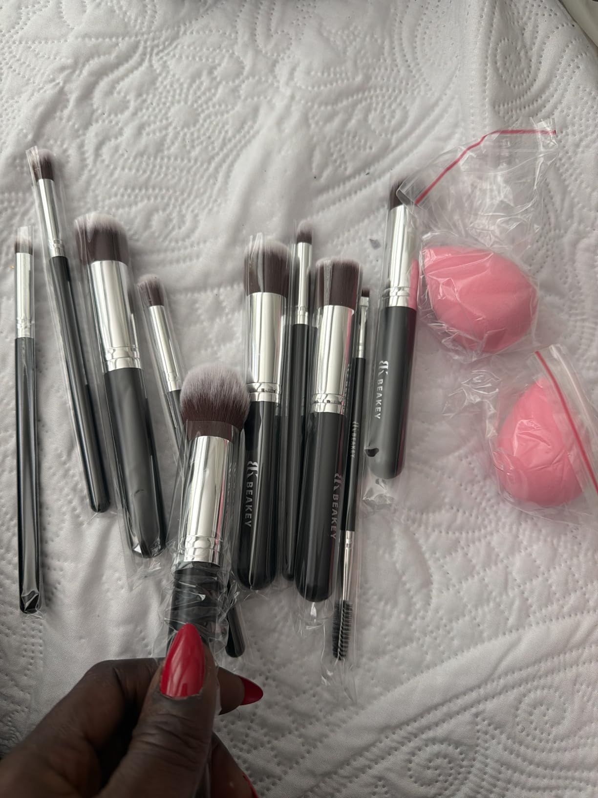BEAKEY Makeup Brushes set with 2 Blending Sponges,10 Brush Face and Eye Set customer photo 2