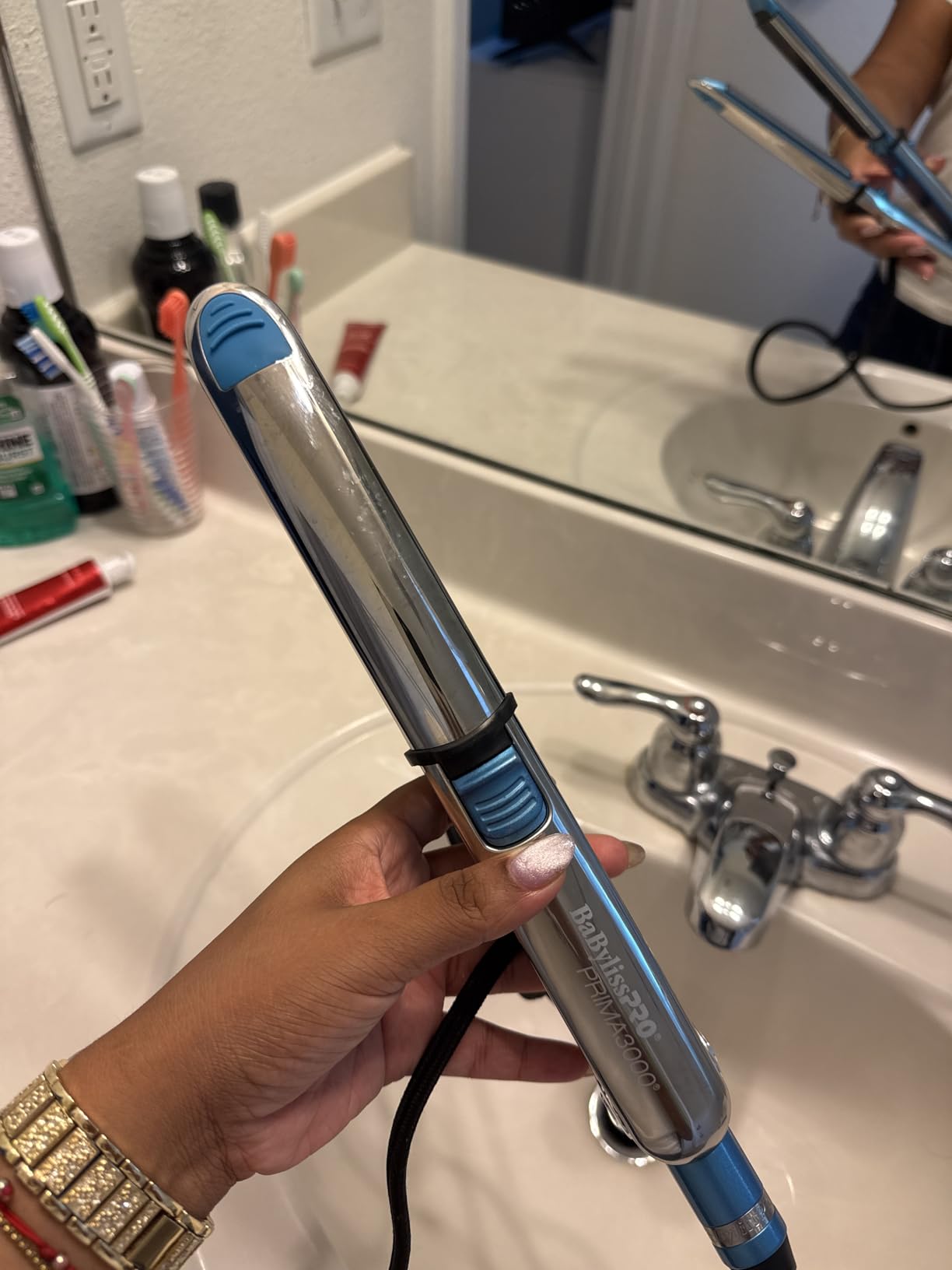BaBylissPRO Nano Titanium Prima Ionic Hair Straightener – Professional Flat Iron & Curling Iron in One for Stylists, Pro Styling Hair Tool customer photo 1