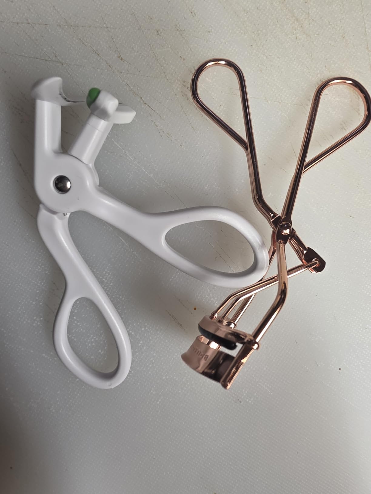 Brilliant Beauty Eyelash Curler with Satin Bag & Refill Pads - Award Winning - No Pinching, Just Dramatically Curled Eyelashes for a Lash Lift in Seconds (Rose Gold) customer photo 1