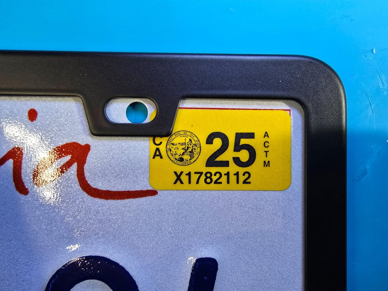SunplusTrade License Plate Frame Black Matte Powder Coated Aluminum with Screw Caps (2 Pieces) customer photo 1
