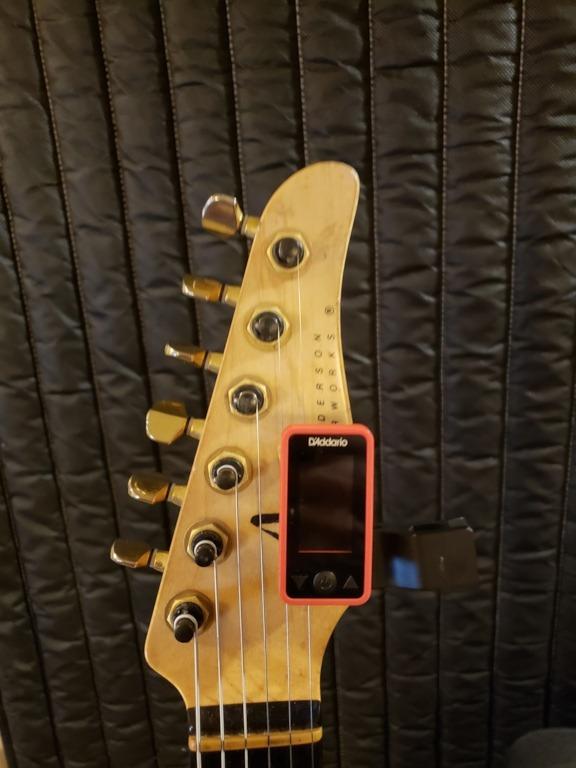 D'Addario Eclipse Headstock Clip-On Guitar Tuner, Black customer photo 1