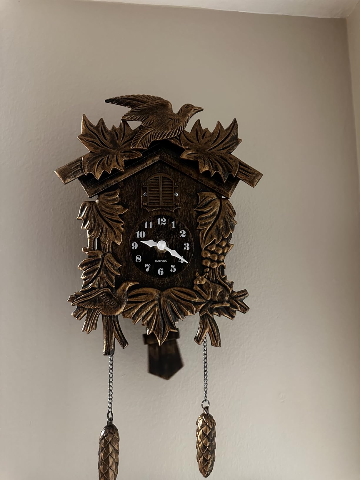 WALPLUS Chiming Cookoo Clock Brown Vintage Bird Flapping Cuckoo Clocks Volume Adjustable Coo Coo Clocks Wall Decoration Battery Operated Pendulum Cuckoo Clock for Home Living Room Office customer photo 2