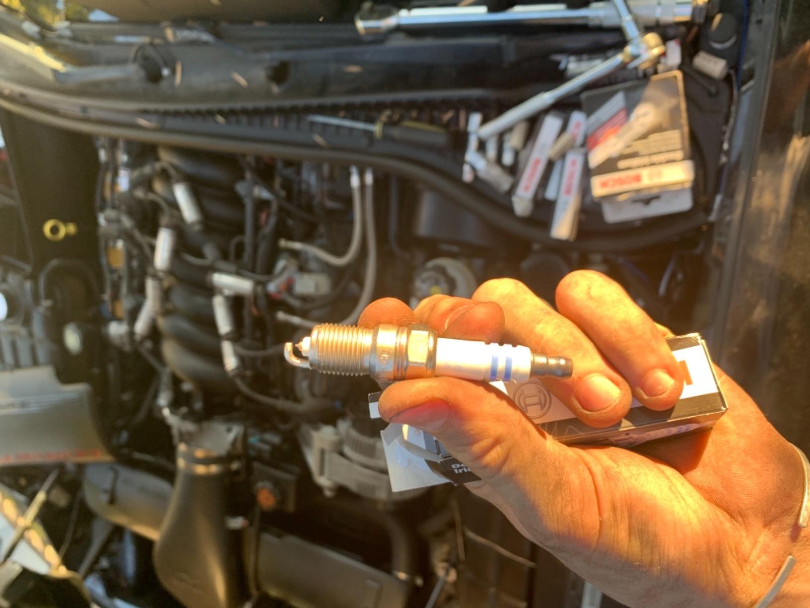 Bosch (9602) HR8LII33U Original Equipment Fine Wire Iridium Spark Plug (8 Pack) customer photo 1