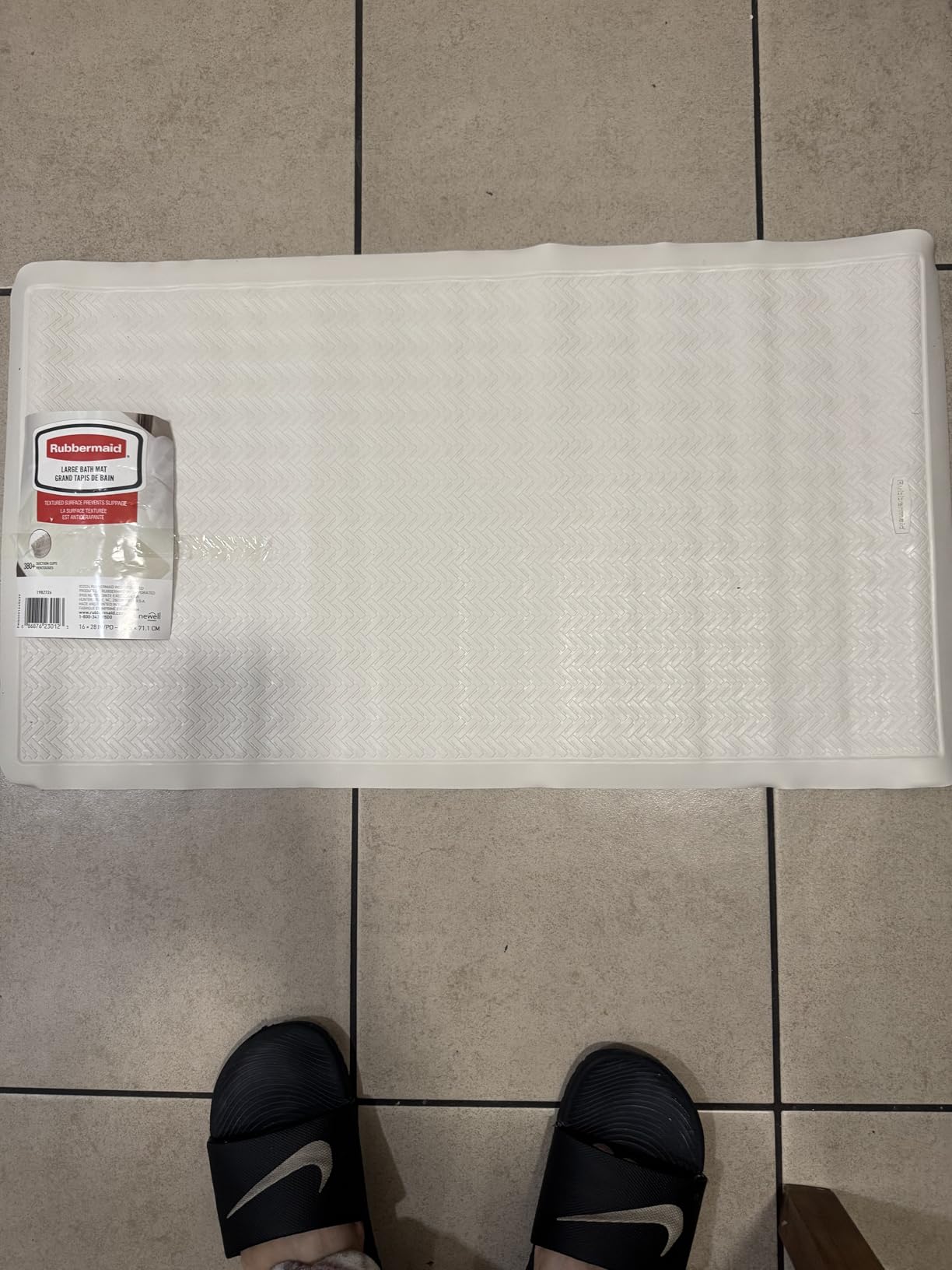 Rubbermaid Commercial Products Safti-Grip Bath Mat, Large, White, Suction-Backed, for Commercial/Residential Use for Home/Hotel/Shower/Bathtub customer photo 1