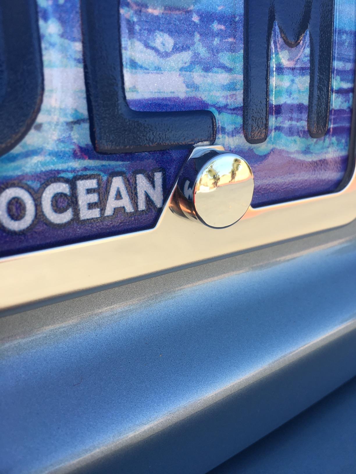 Ohuhu License Plate Frames with Chrome Screw Caps for US Vehicles, 2 Pack customer photo 2