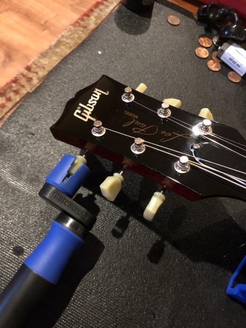 MusicNomad Grip Guitar String Peg Winder, Non-Scratch, Dual Bearing (MN221) customer photo 1