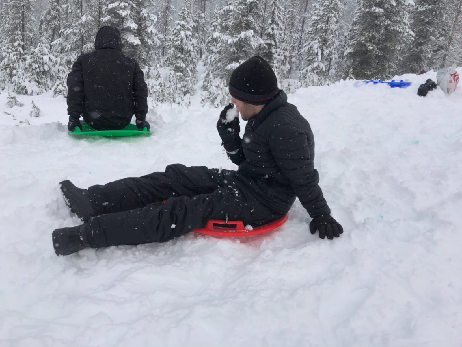 Slippery Racer Heavy-Duty Cold Resistant Downhill Pro Adults and Kids Plastic Outdoor Winter Saucer Disc Snow Sled with Handles customer photo 2